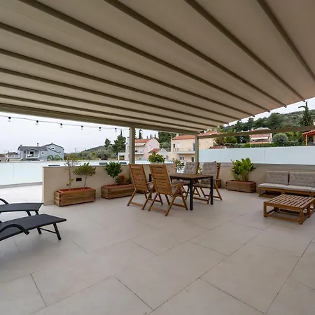 Apartment Deluxe 2, With Rooftop Terrace And Breathtaking Views
